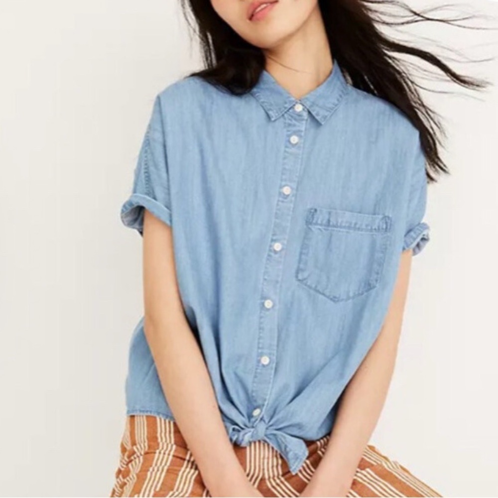 Madewell chambray tie front short sleeve shirt size small